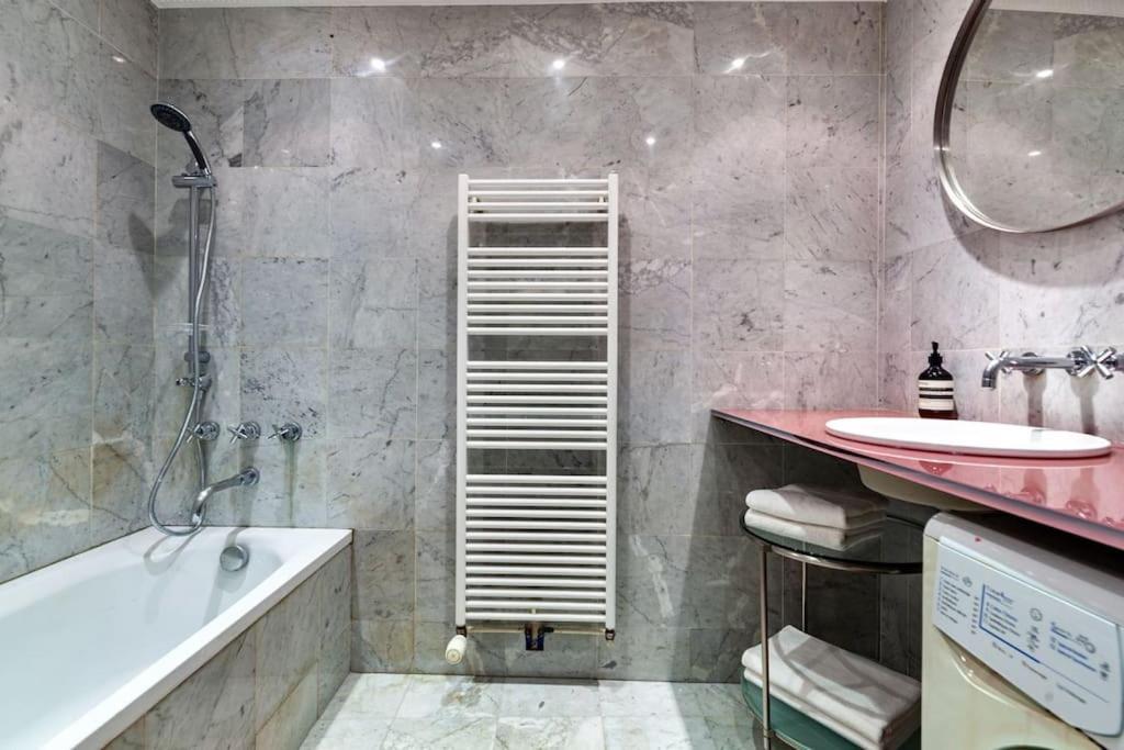 Charmant Appartement Au Coeur De Paris Exteriör bild